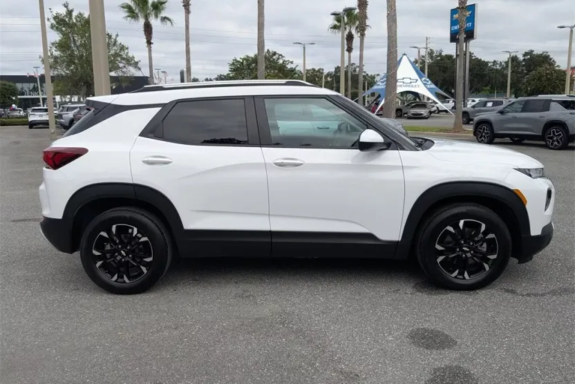 2023 Chevrolet Trailblazer LT photo 1