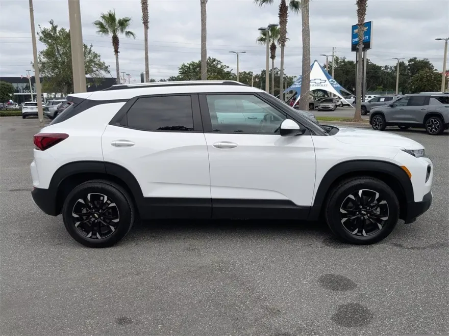 2023 Chevrolet Trailblazer LT photo 1
