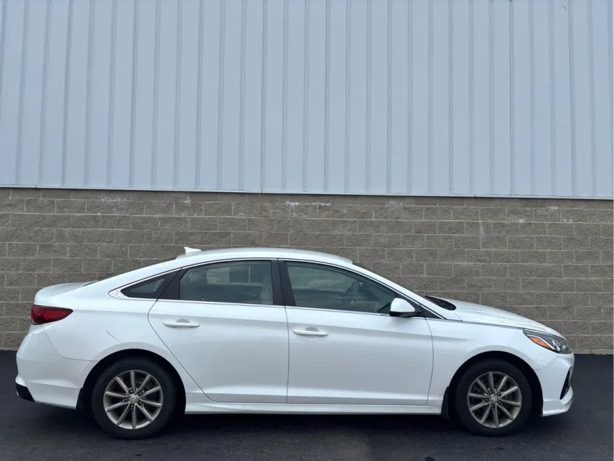 2018 Hyundai Sonata SE photo 1
