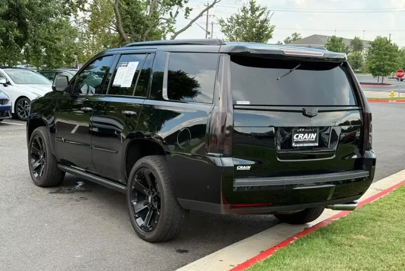 2017 Cadillac Escalade Premium Luxury photo 1