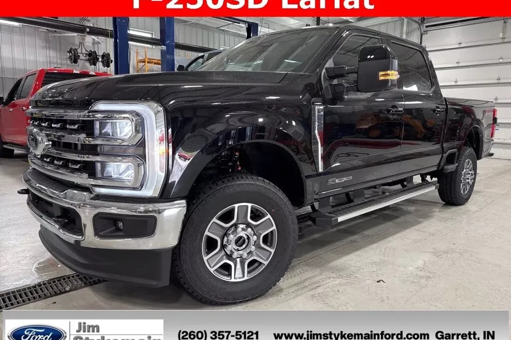 2025 Ford F-250 Lariat photo 1