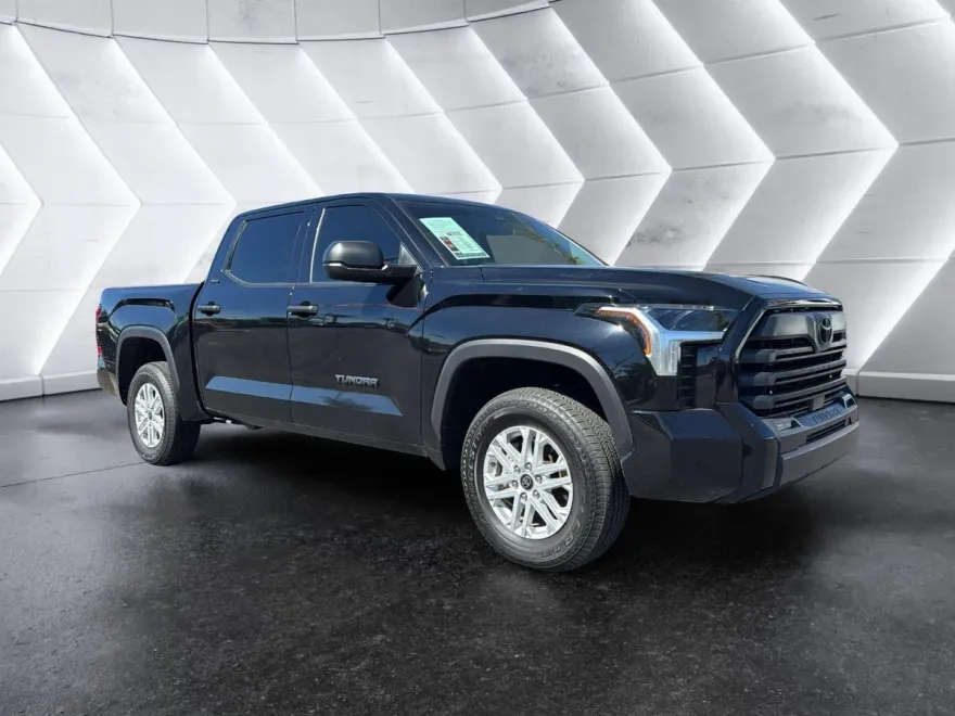 2024 Toyota Tundra SR5 CrewMax photo 1