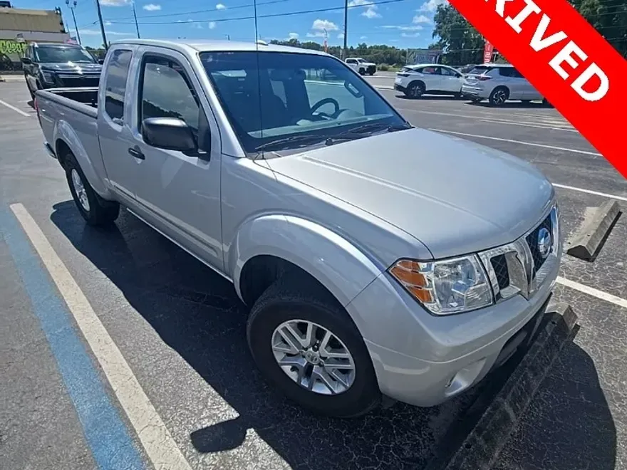 2015 Nissan Frontier SV photo 1