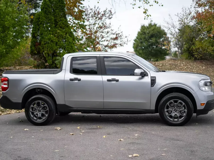 2023 Ford Maverick XLT photo 1