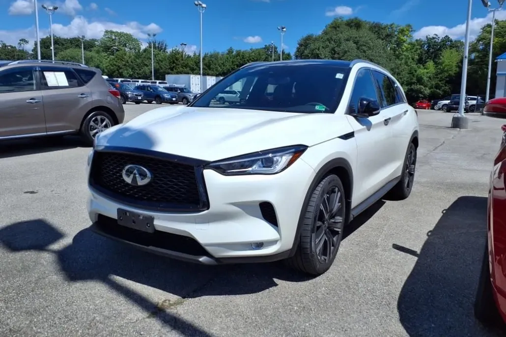 2022 Infiniti QX50 Luxe photo 1