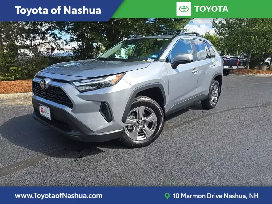 2022 Toyota RAV4 XLE photo 1