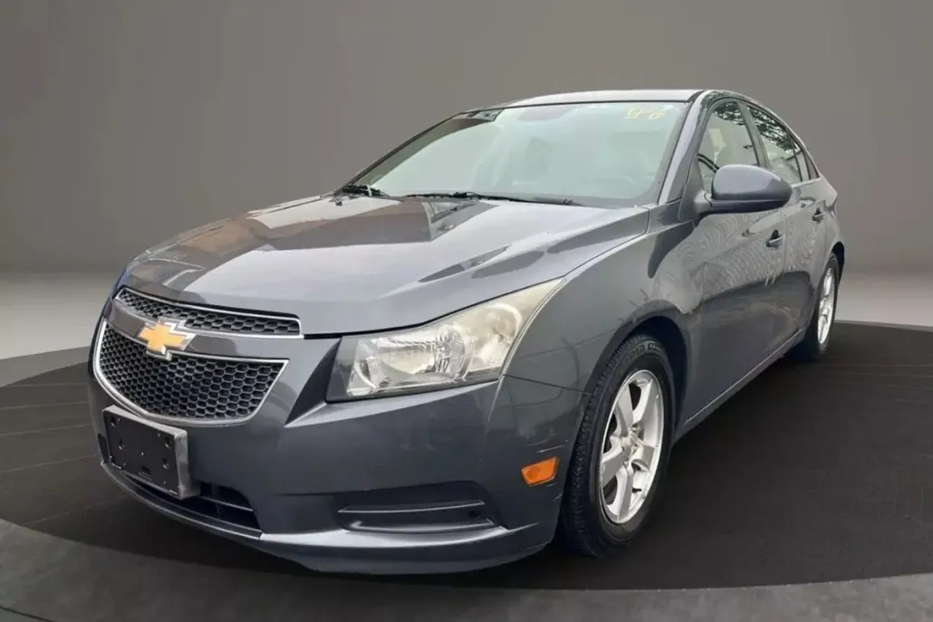 2013 Chevrolet Cruze LT photo 1