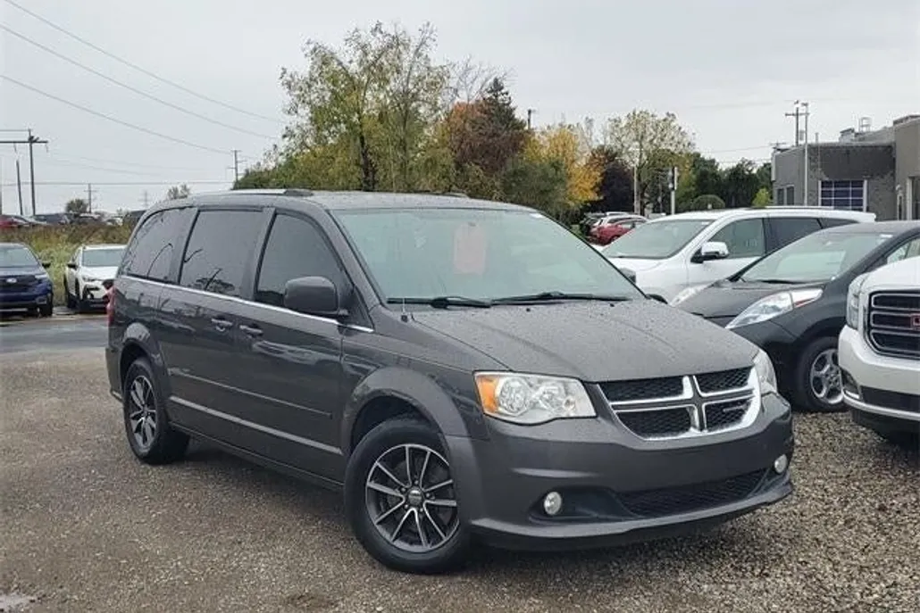 2016 Dodge Grand Caravan SXT Plus photo 1