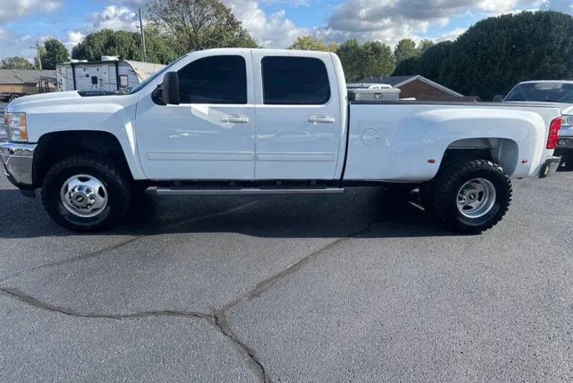 2014 Chevrolet Silverado 3500HD LTZ photo 1