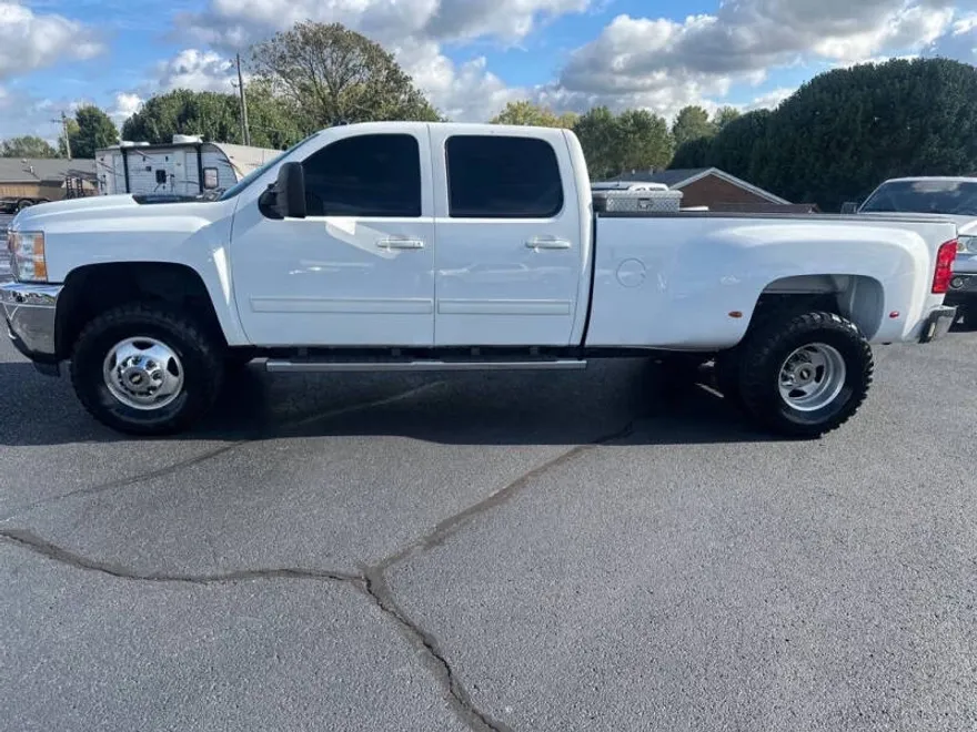 2014 Chevrolet Silverado 3500HD LTZ photo 1