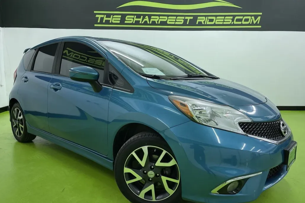 2016 Nissan Versa Note SR photo 1