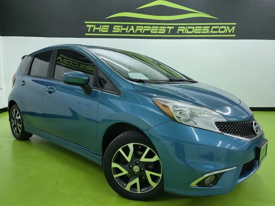 2016 Nissan Versa Note SR photo 1