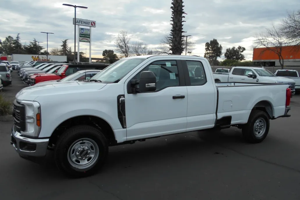 2025 Ford F-250 XL photo 1
