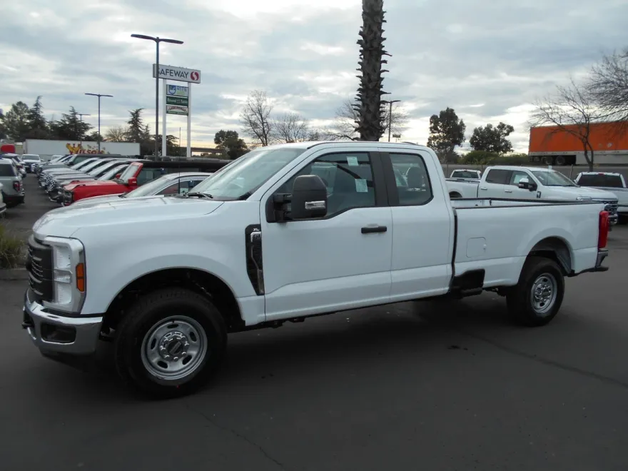 2025 Ford F-250 XL photo 1