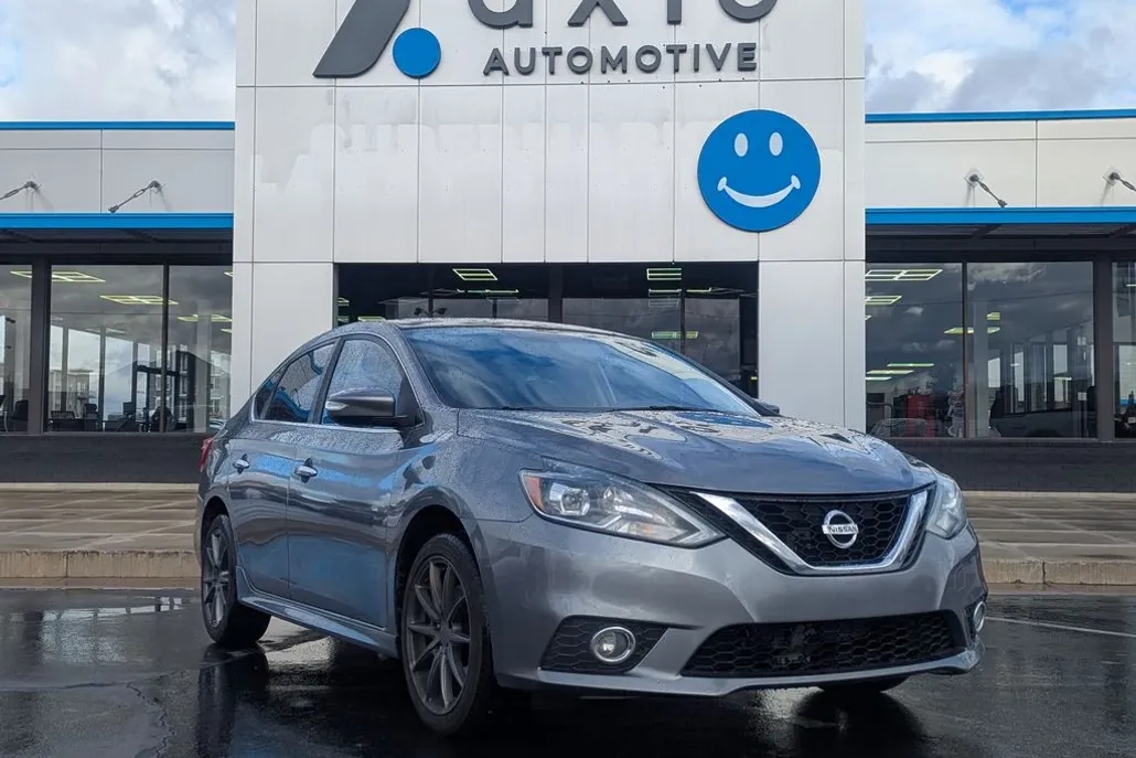 2017 Nissan Sentra SR photo 1