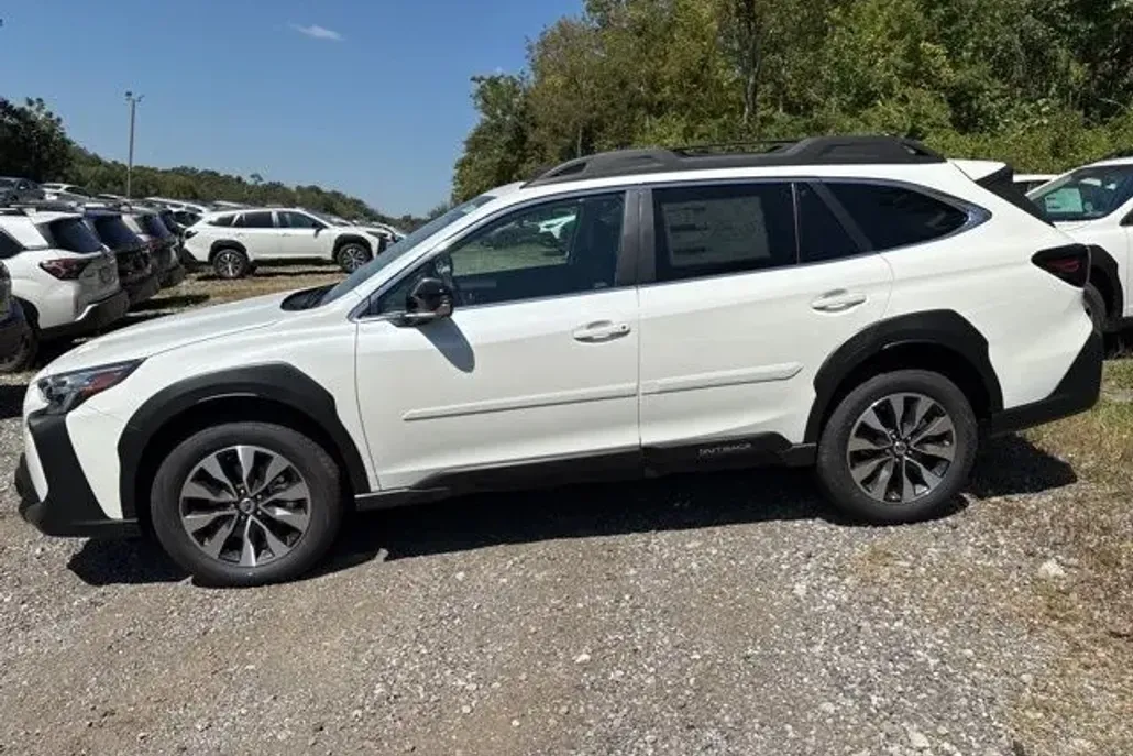 2025 Subaru Outback Limited photo 1
