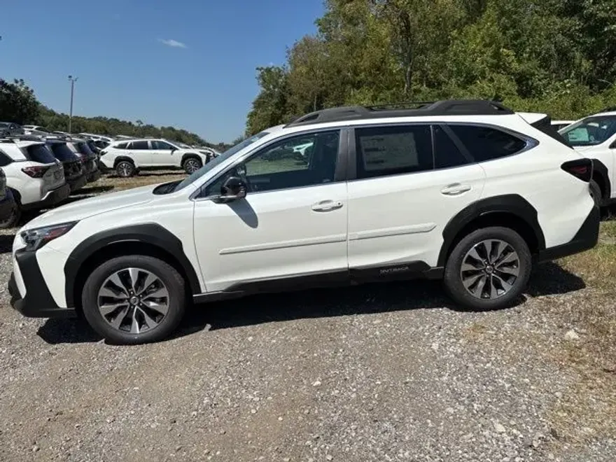 2025 Subaru Outback Limited photo 1