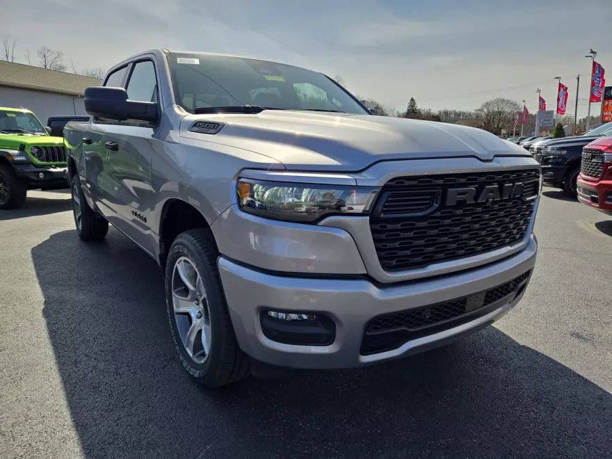 2025 Ram 1500 Tradesman photo 1