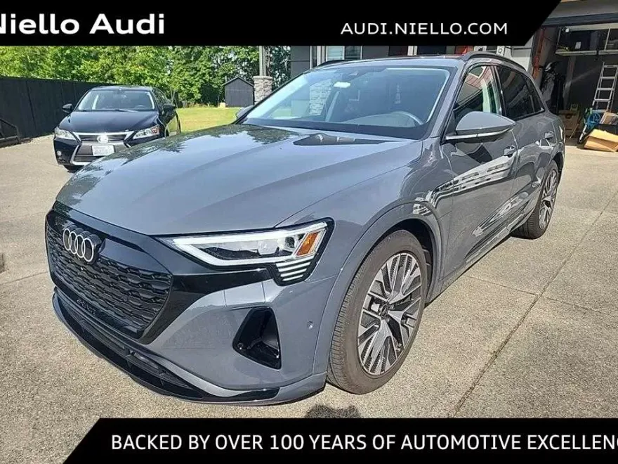 2024 Audi Q8 E-tron Premium Plus photo 1