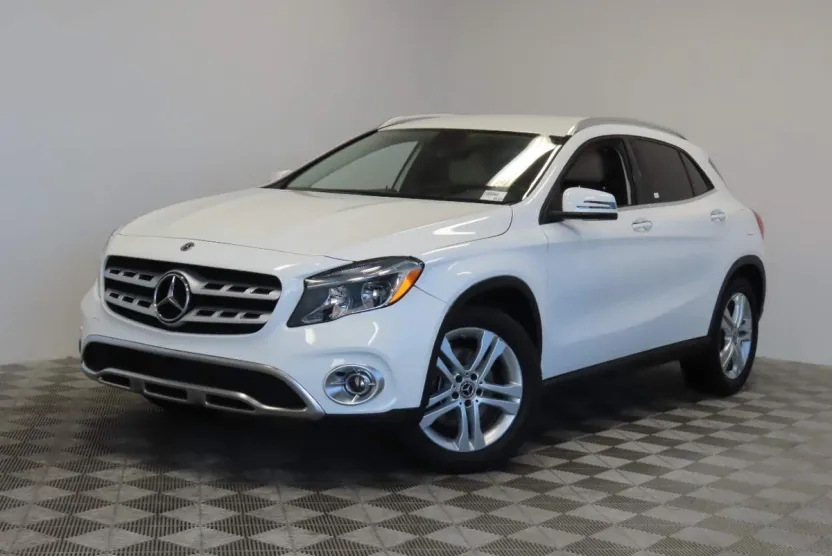 2020 Mercedes Benz GLA 250 4MATIC photo 1