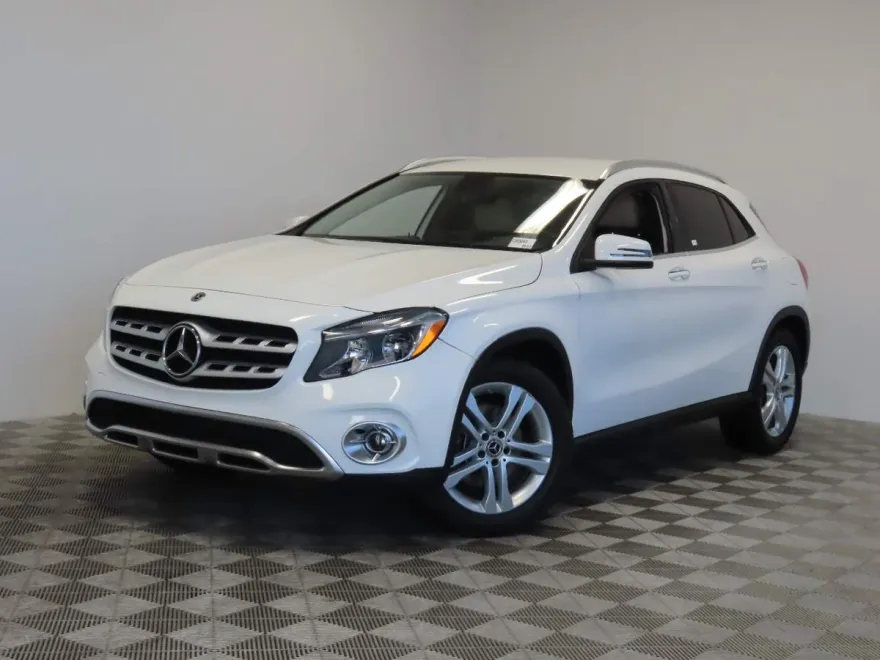 2020 Mercedes Benz GLA 250 4MATIC photo 1