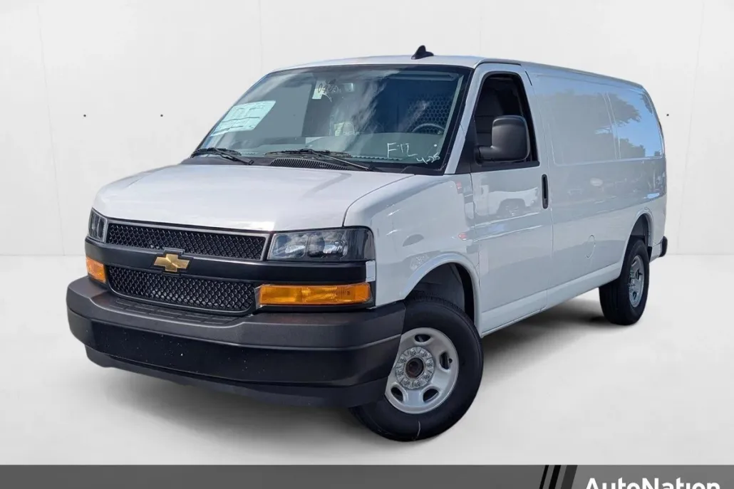 2025 Chevrolet Express Cargo 2500 Base photo 1
