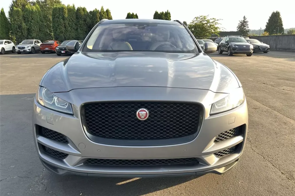 2020 Jaguar F-PACE Prestige photo 1