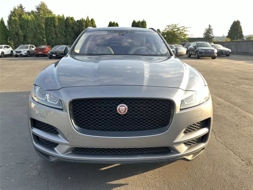 2020 Jaguar F-PACE Prestige photo 1