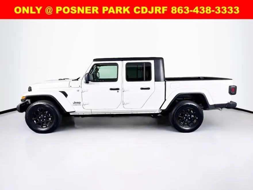 2023 Jeep Gladiator Overland photo 1