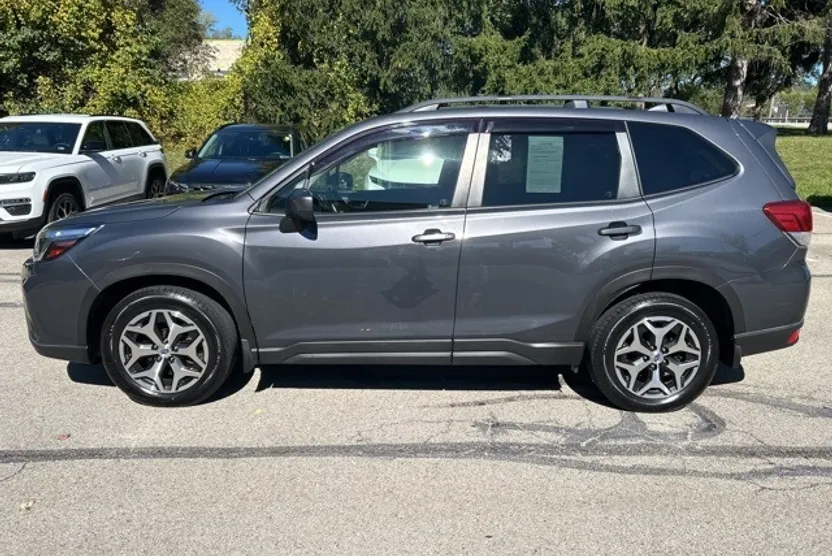 2020 Subaru Forester Premium photo 1