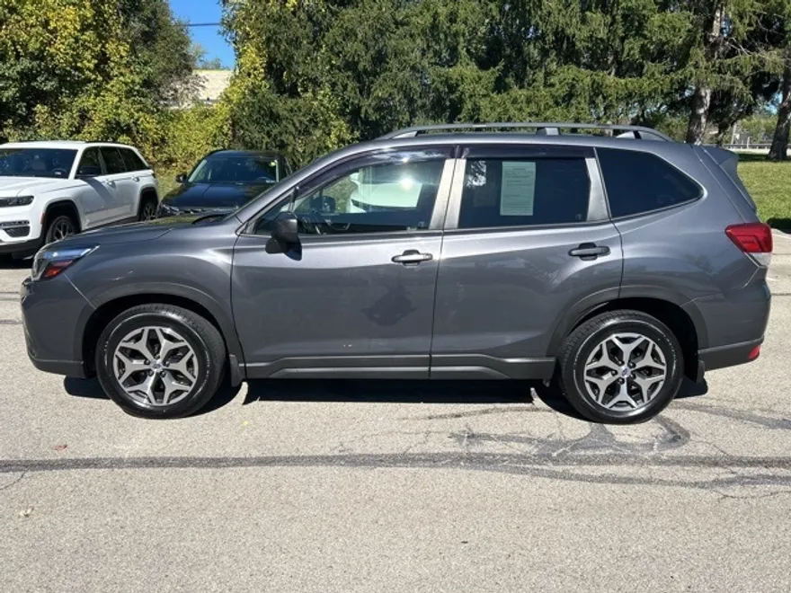 2020 Subaru Forester Premium photo 1