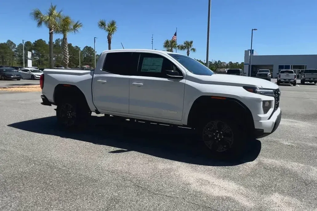 2025 Gmc Canyon Elevation photo 1