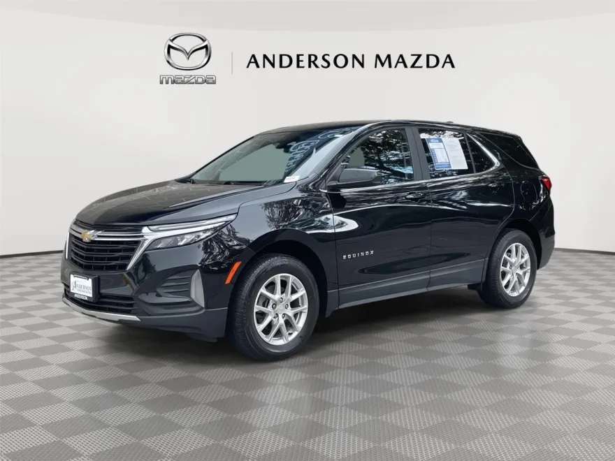 2023 Chevrolet Equinox LT photo 1