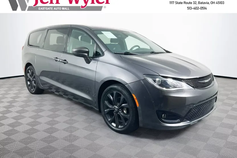 2018 Chrysler Pacifica Touring Plus photo 1