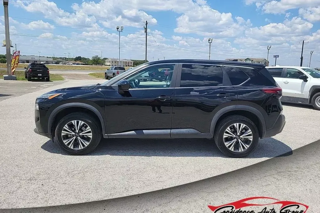 2023 Nissan Rogue SV photo 1