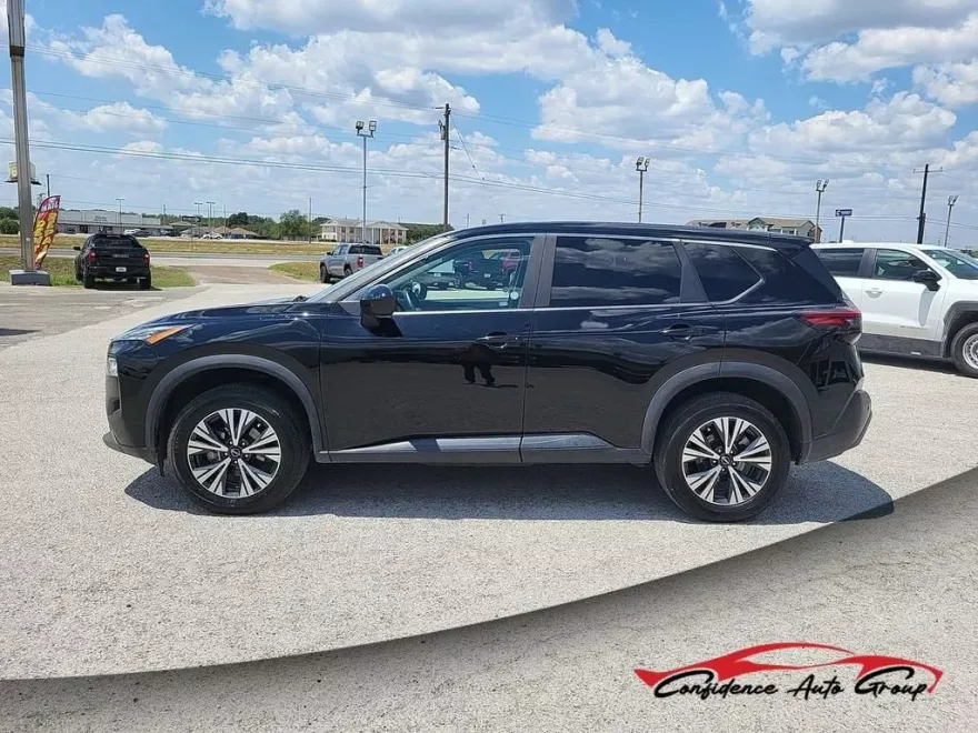2023 Nissan Rogue SV photo 1