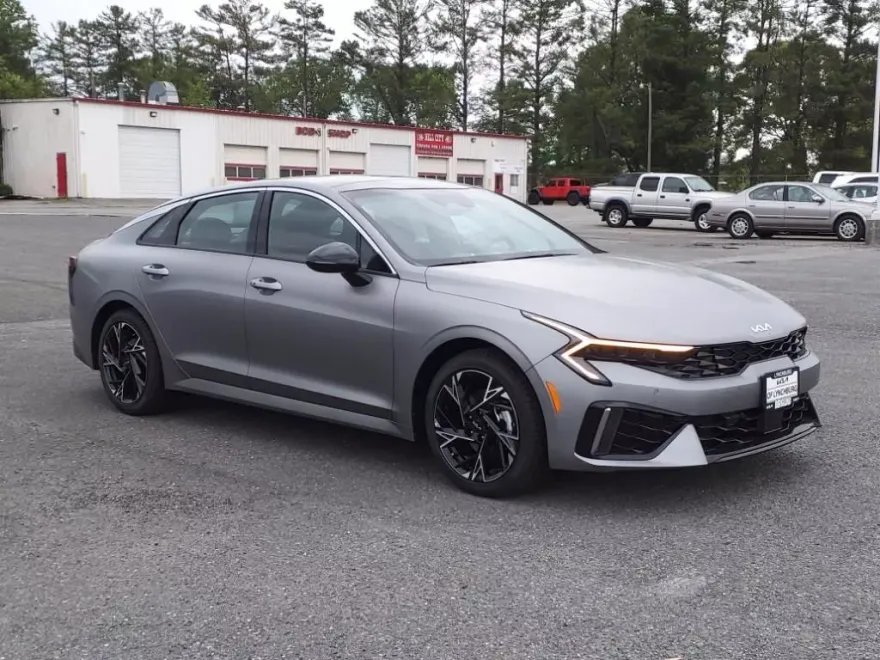 2025 Kia K5 GT-Line photo 1