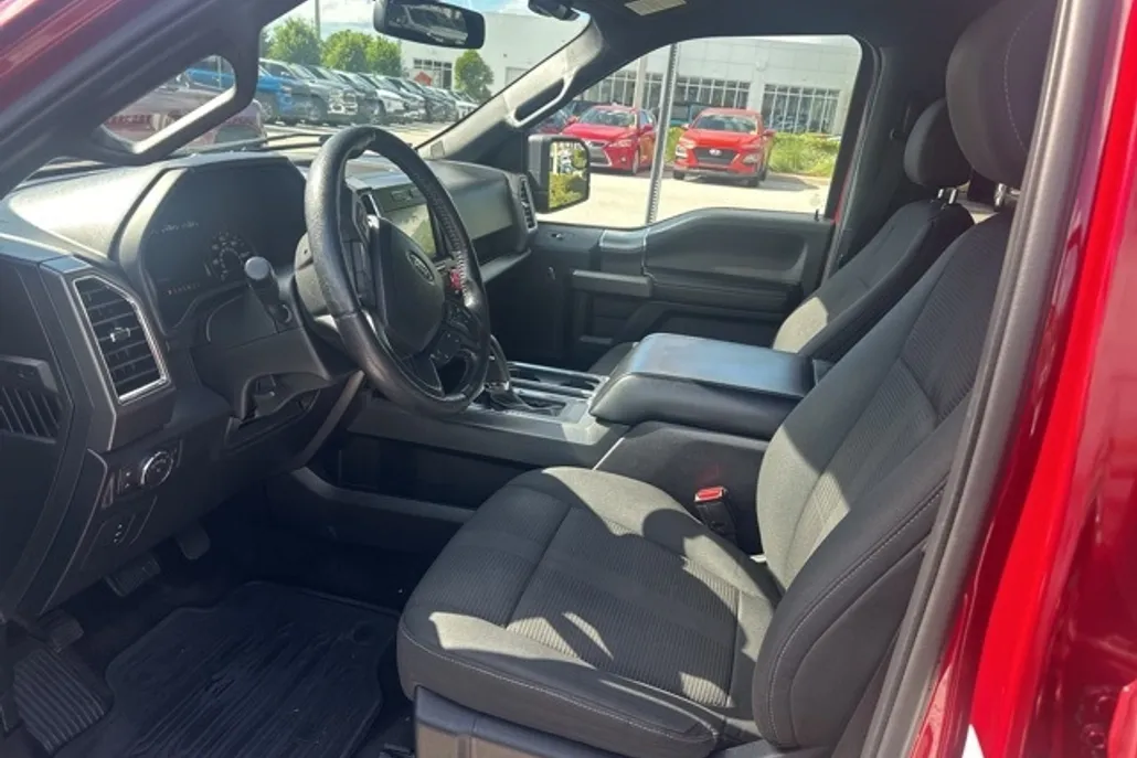2016 Ford F-150 XLT photo 1