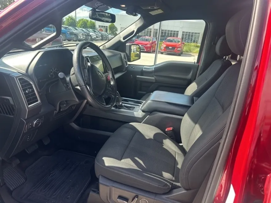 2016 Ford F-150 XLT photo 1