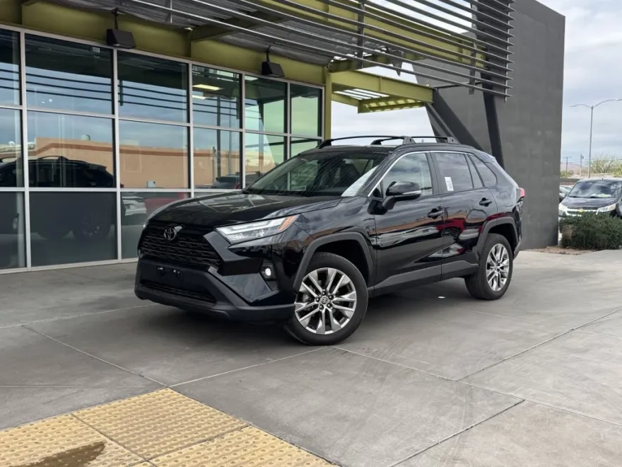 2023 Toyota RAV4 XLE Premium photo 1