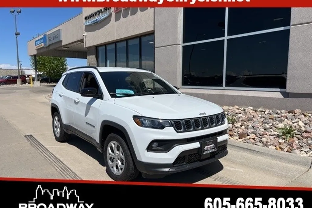 2024 Jeep Compass Latitude photo 1