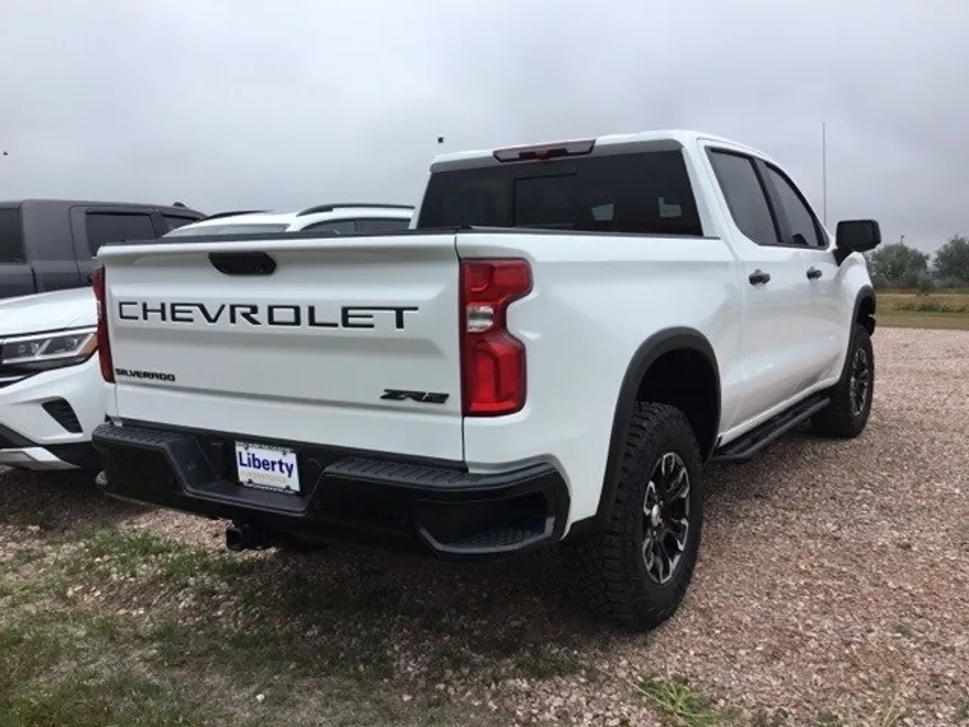 2024 Chevrolet Silverado 1500 ZR2 photo 1