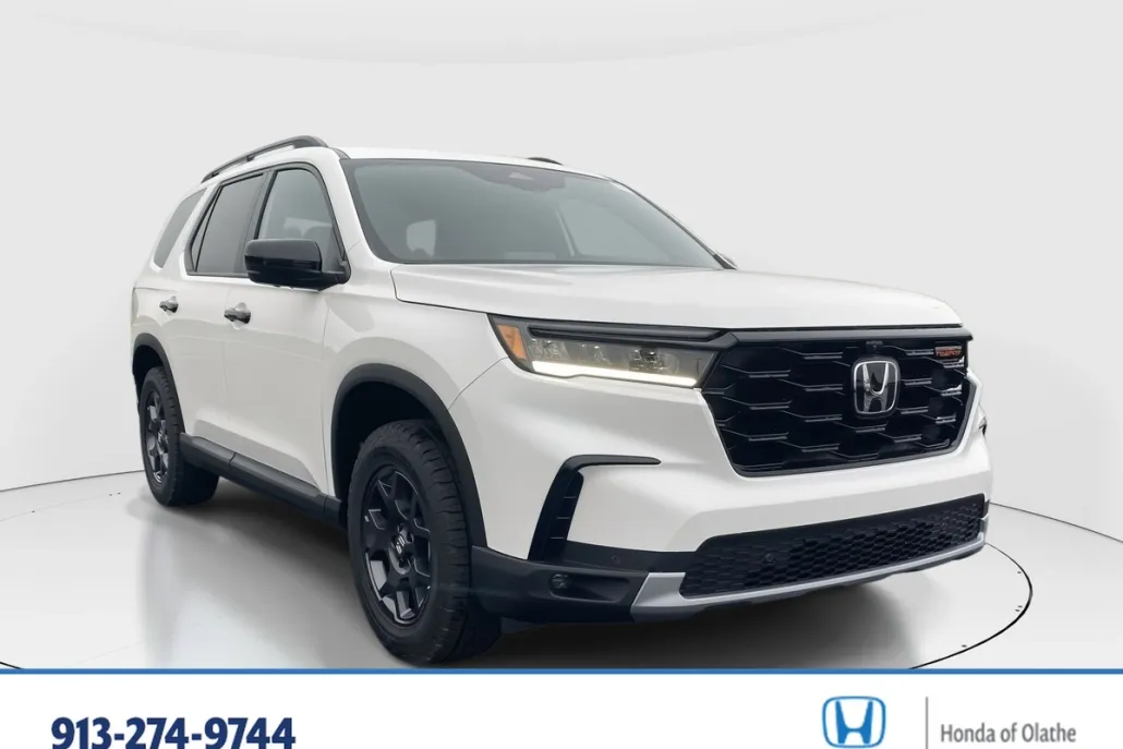 2025 Honda Pilot TrailSport photo 1