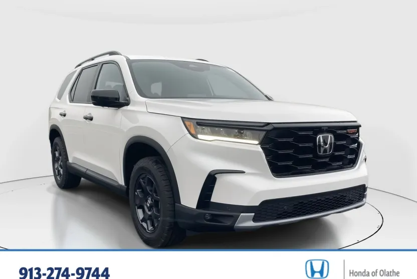 2025 Honda Pilot TrailSport photo 1