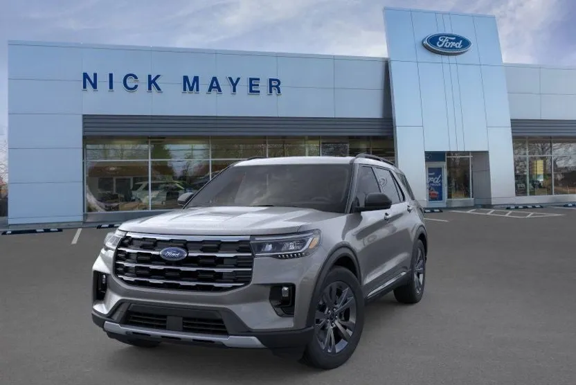 2025 Ford Explorer photo 1