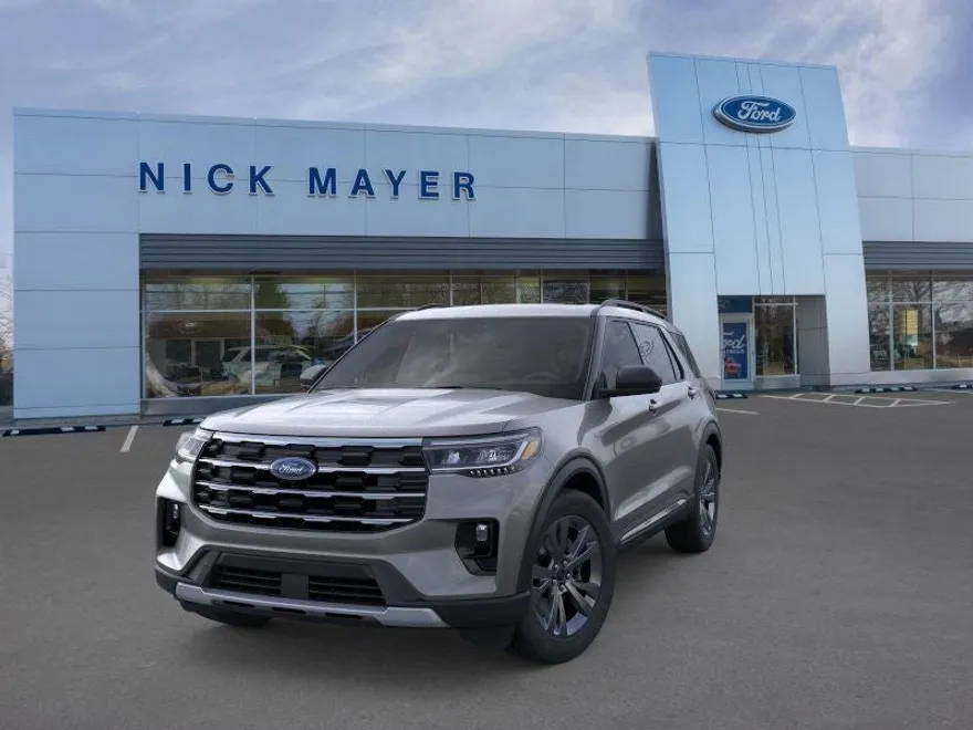 2025 Ford Explorer photo 1