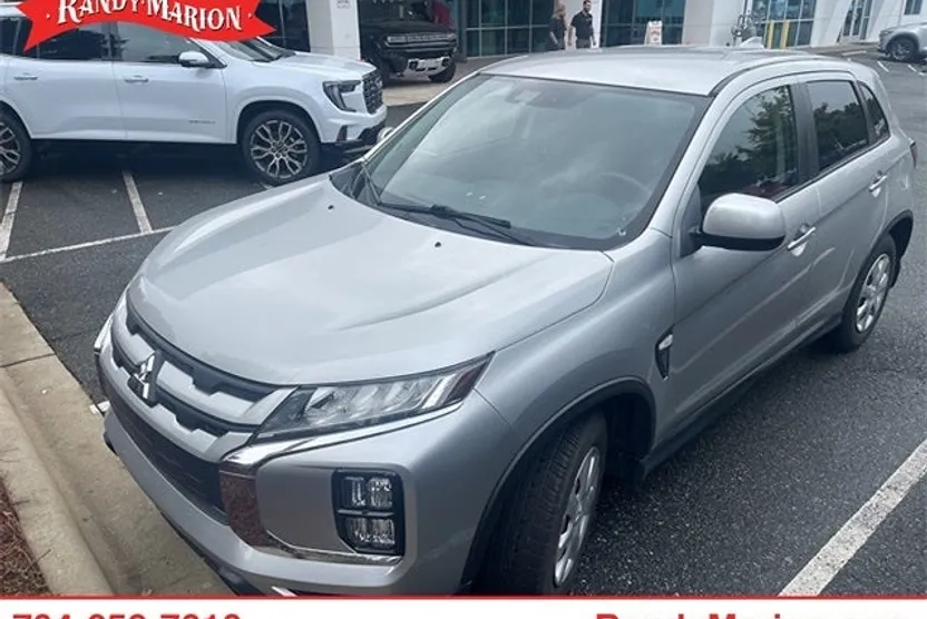 2021 Mitsubishi Outlander Sport LE photo 1