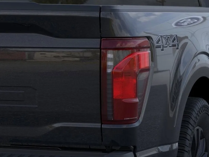 2025 Ford F-150 XLT photo 16