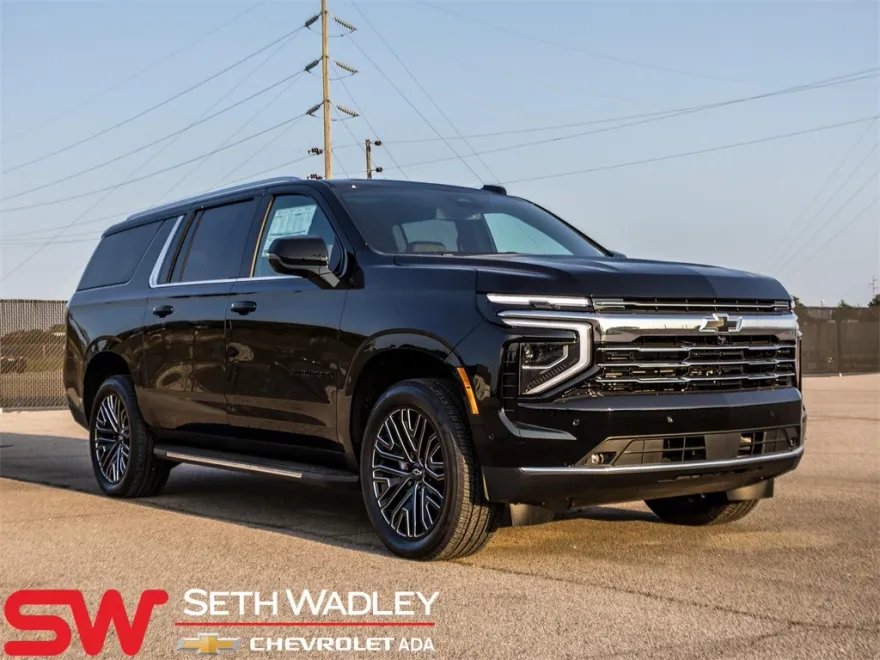 2025 Chevrolet Suburban LT photo 1