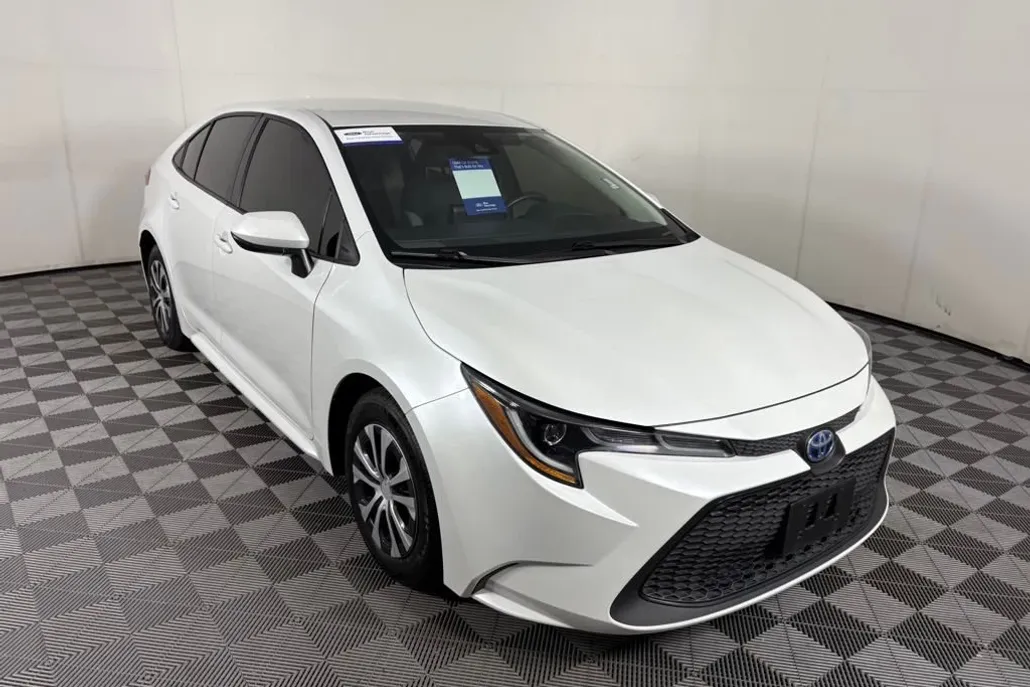 2022 Toyota Corolla Hybrid LE photo 1